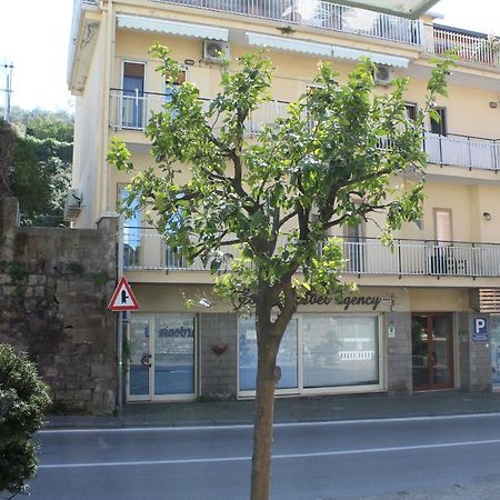 Sorrento Comfort House Con Piscina Exterior foto